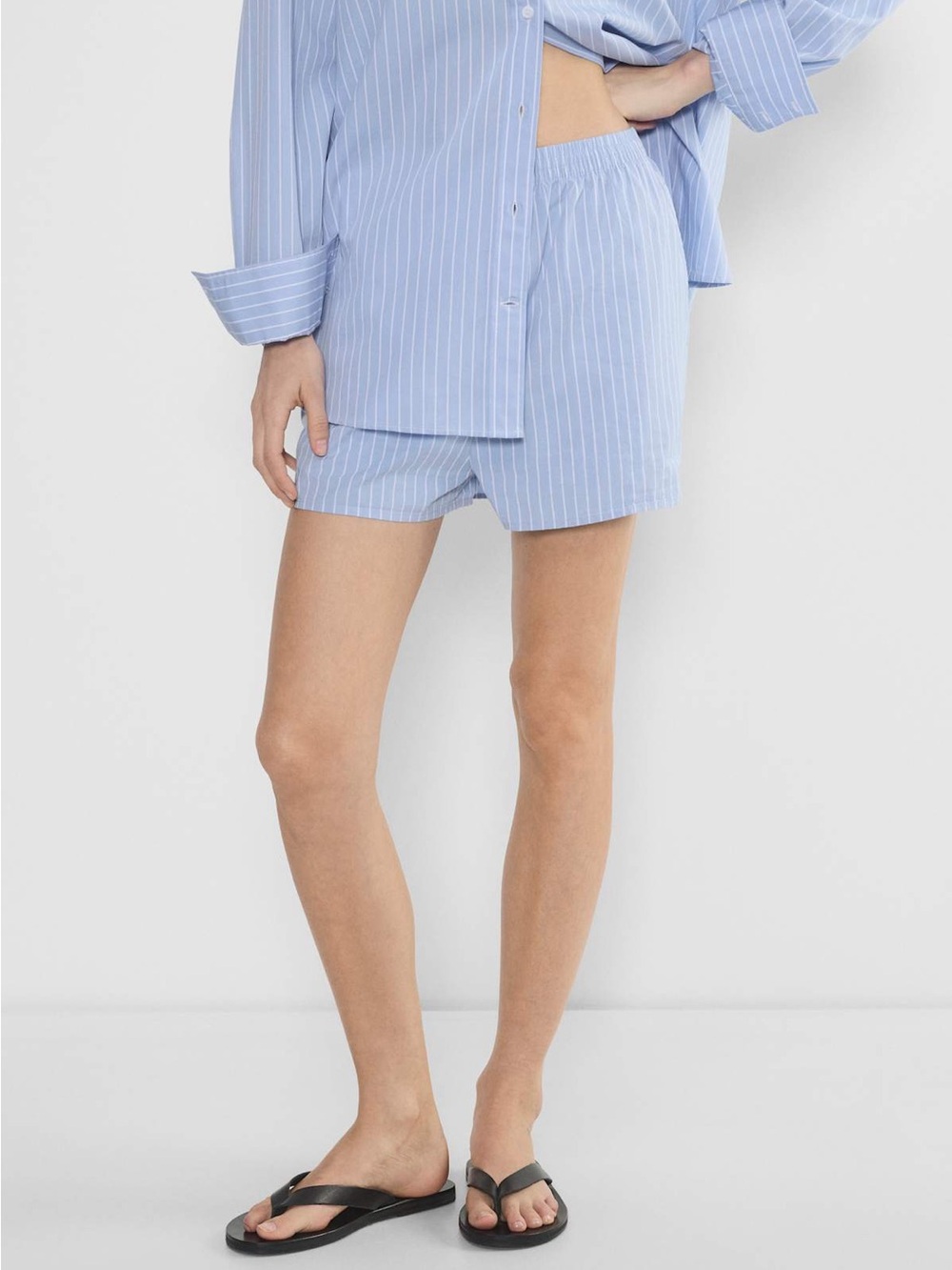 Aritzia Deakins Poplin Short
